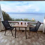 Chelona - Coastal Apartment