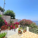 Chelona - Coastal Apartment